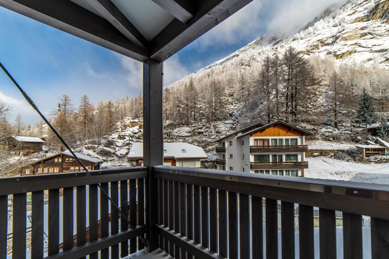 Hotel Kristall Saas-Almagell Exterior photo
